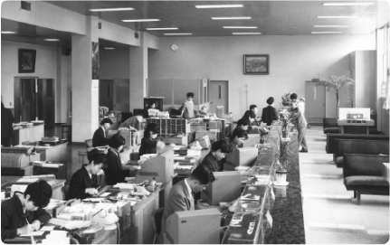 幸町本店ロビー